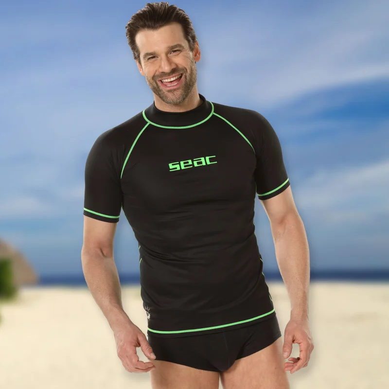 Aktuell Seac T-Sun Rash Guard Men schwarz grün - Sonnenschutzshirt kurzarm UPF 50+